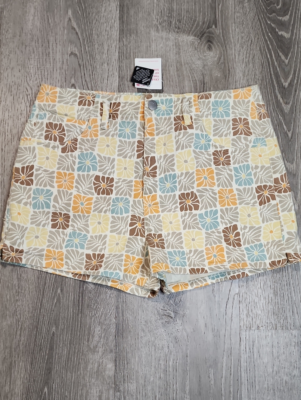 Roxy Wanderlust Shorts In Golden Haze Size 30